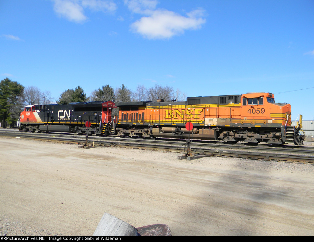 BNSF 4059 & CN 3268 